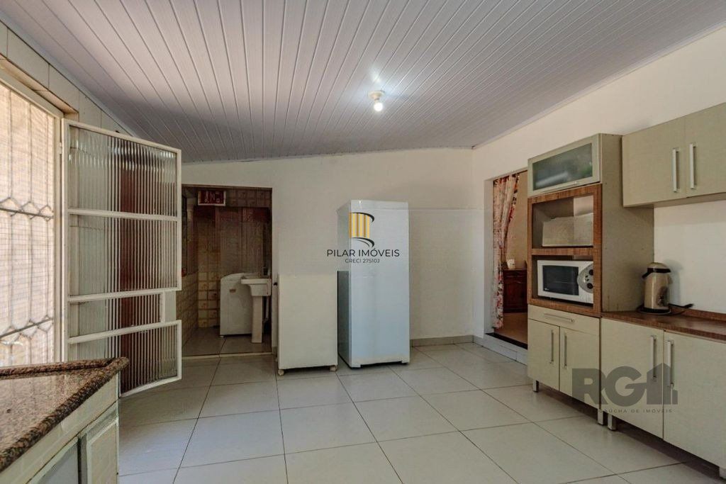 Casa de 3 dormitórios no bairro Rubem Berta