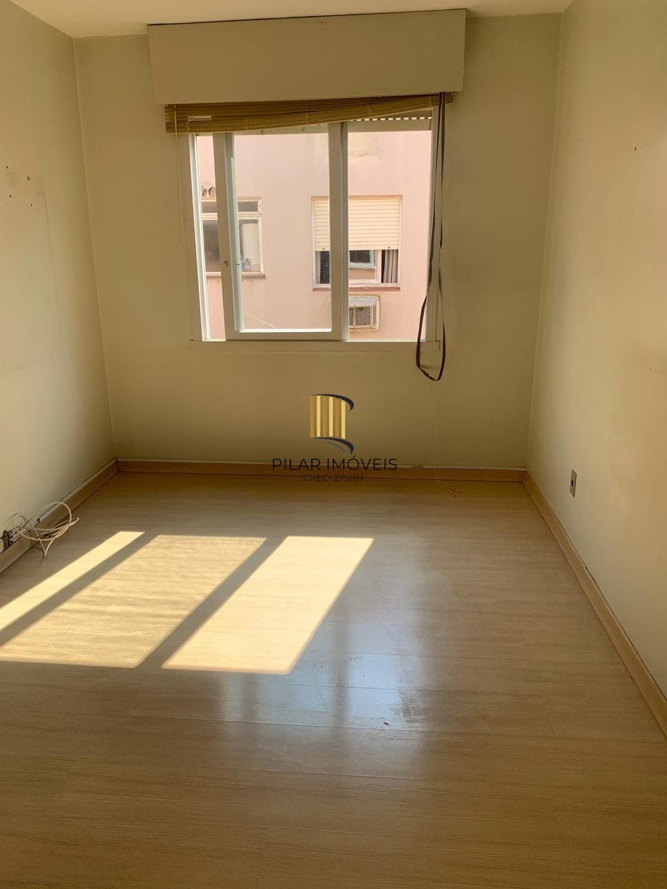 Apartamento de 2 dormitórios á venda no Bairro Passo Da Areia, Porto Alegre.
