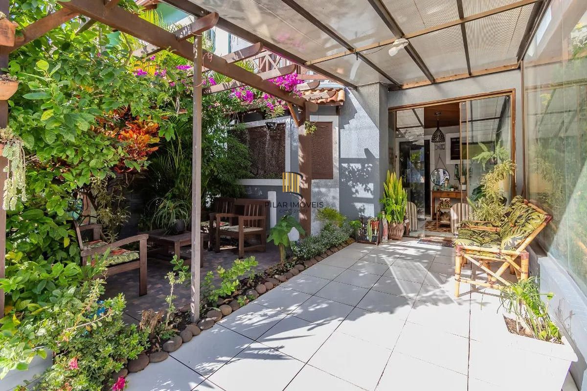 Casa de condomínio à venda com 258m², 3 quartos e 2 vagas