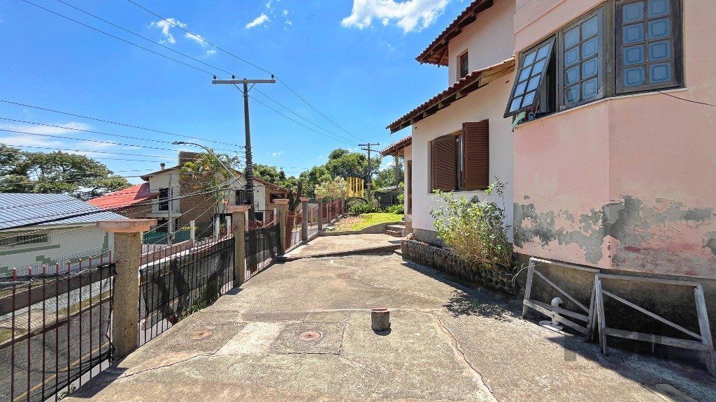 Casa 3 dormitórios no bairro Teresópolis
