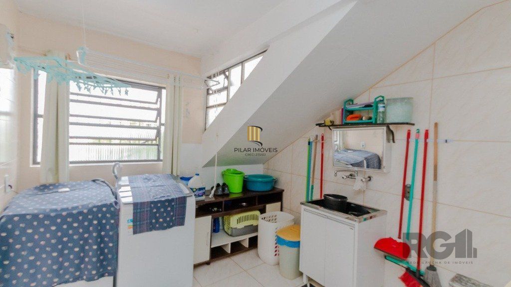 Casa 394m², 4 dormitórios, 4 vagas no bairro Cristo Redentor