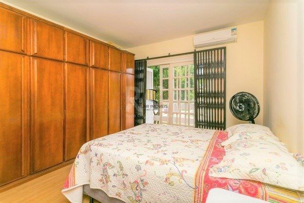 Casa para Venda - 238.35m², 4 dormitórios, sendo 1 suites, 2 vagas - Nonoai