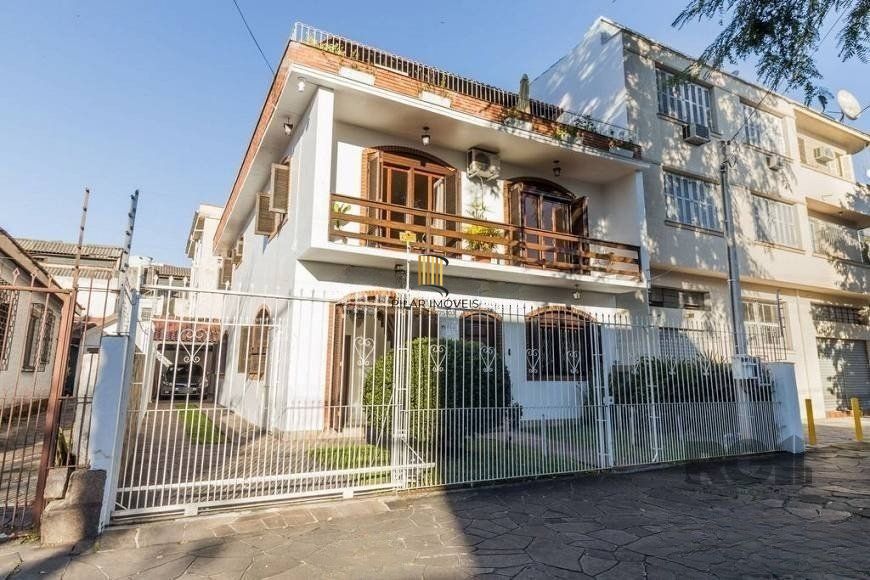Casa de 266m² - 5 dormitórios, 5 vagas no bairro São João