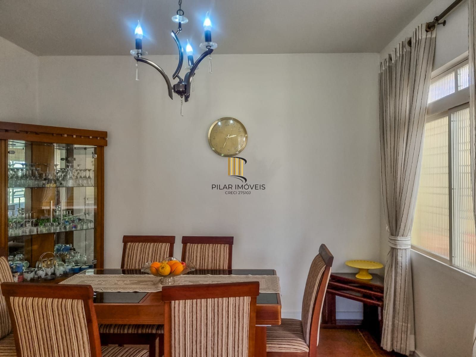 Casa Térrea 280 m²  em Teresópolis – 4 Dorms, Escritório e Edícula