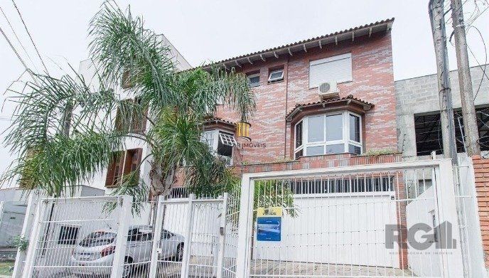 Excelente casa de 157m² com 3 dormitórios, 4 vagas e piscina. - Pilar Imóveis
