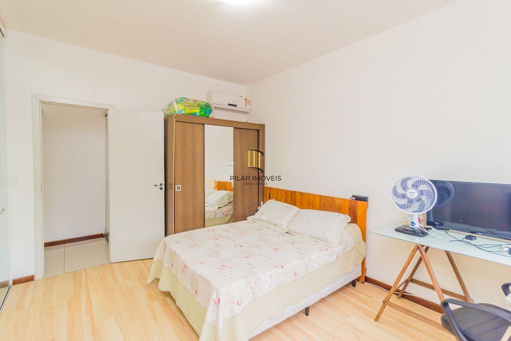 Casa em Condomínio 3 dorms à venda Avenida Juca Batista, Hípica - Porto Alegre