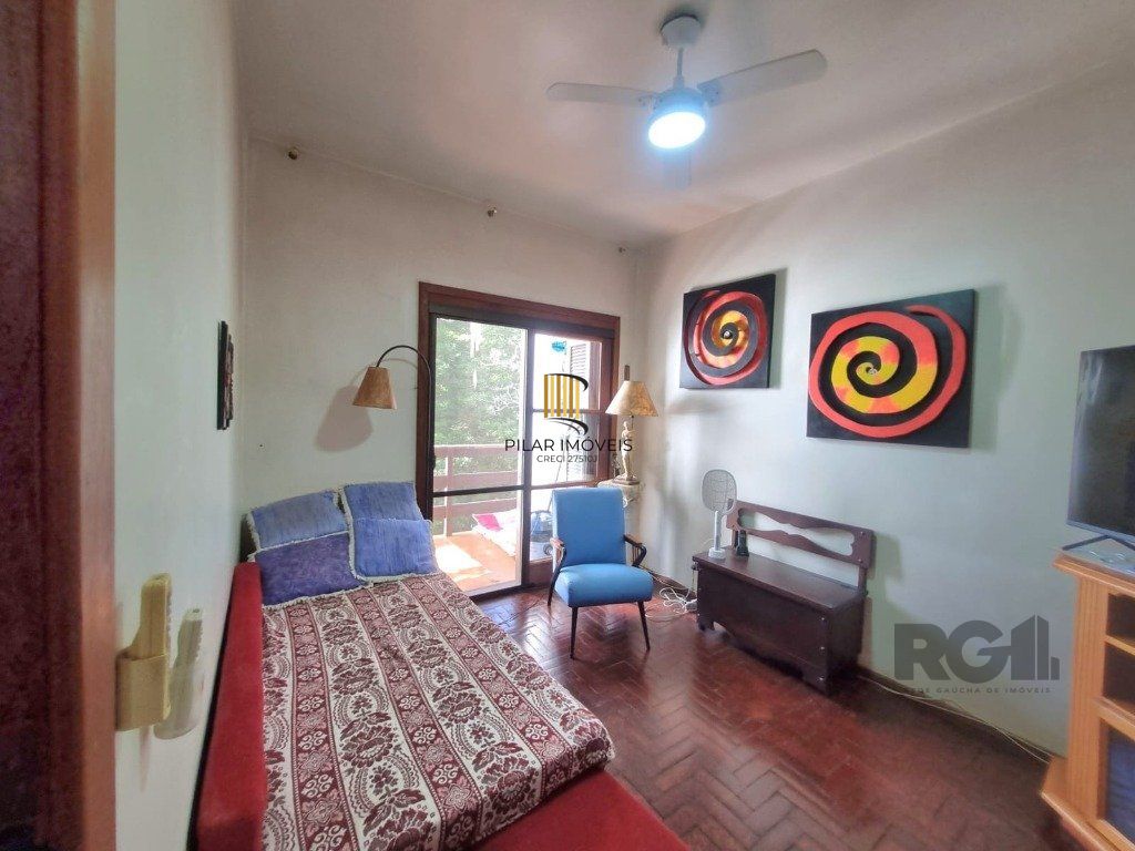 Casa 5 dormitórios no bairro Cavalhada