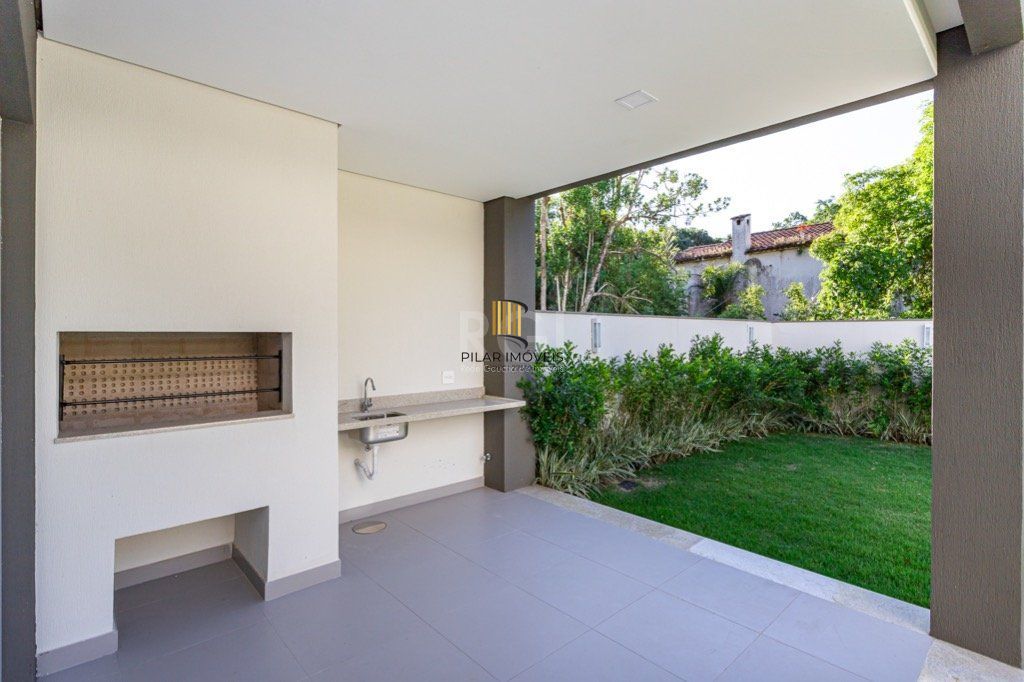 Casa Condominio para Venda - 450m², 3 dormitórios, sendo 3 suites, 3 vagas - Pedra Redonda