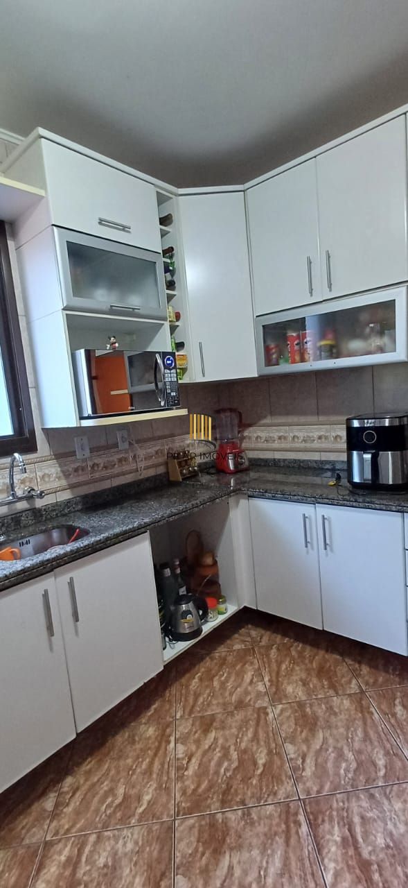 Bem localizada cobertura de 3 dormitórios
