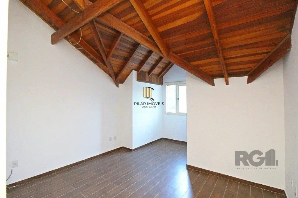 Casa de 3 dormitórios, no bairro Aberta dos Morros