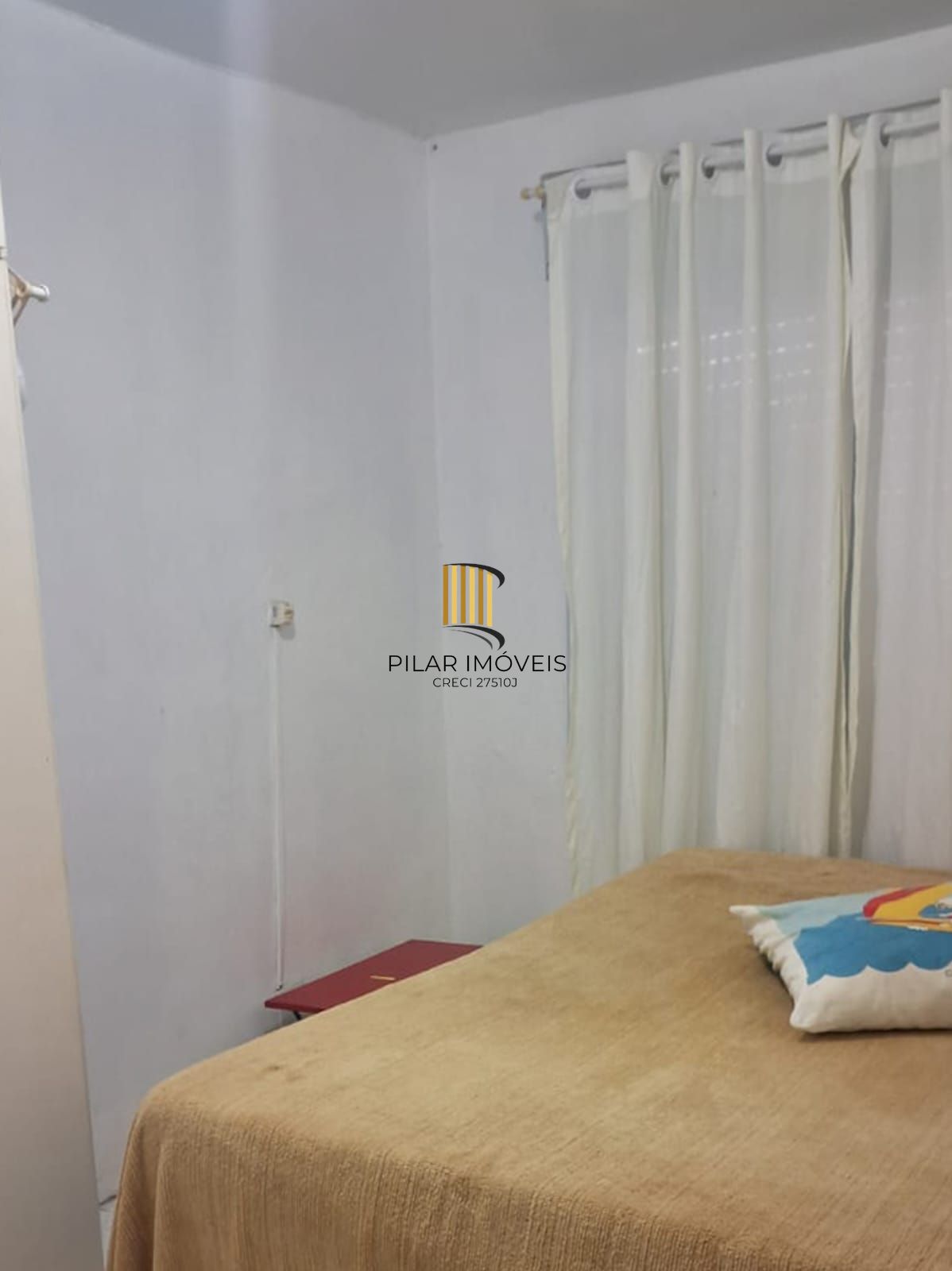 Casa no centro de Tramandaí com 3 dorm, 2 banh + edícula completa, garagem 2 carros com churrasqueira, próxima à Av. Fernandes Bastos.