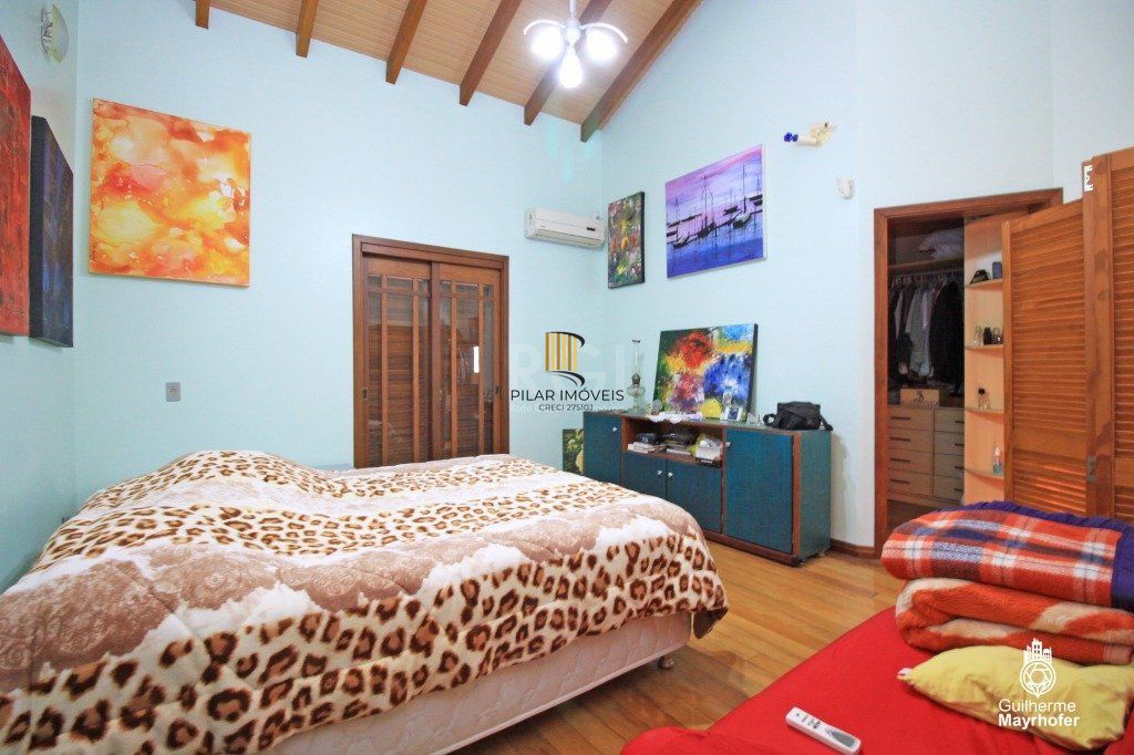 Casa para Venda - 240m², 4 dormitórios, sendo 3 suites, 6 vagas - Jardim Sabará