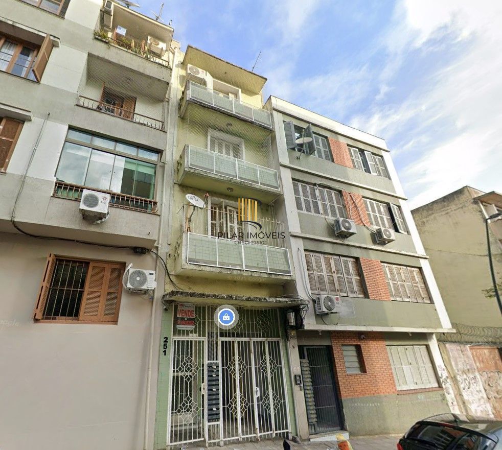 APTO MOBILIADO 30 M DA ORLA