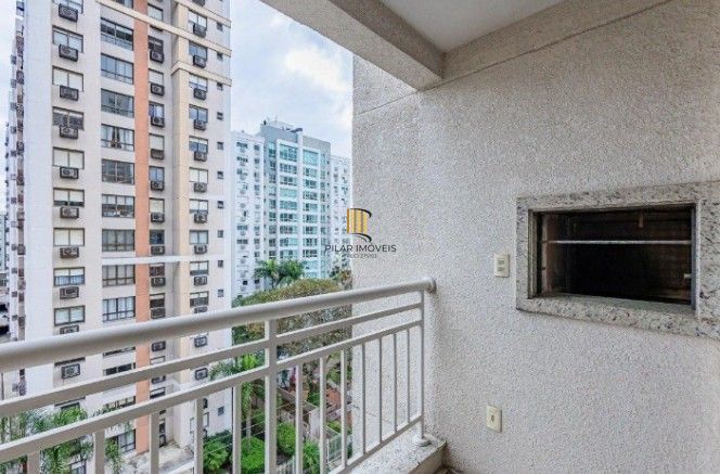 Apartamento 2 dormitórios com 1 suíte no bairro Passo D'areia em Porto Alegre.