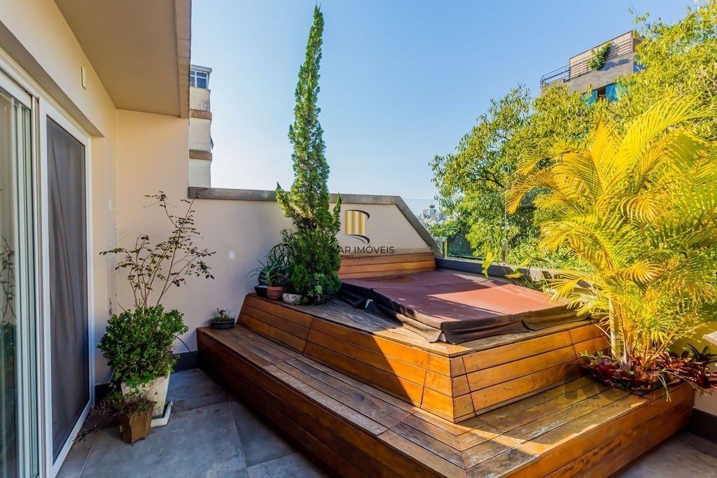 Excelente cobertura de 182m² com 3 dormitórios e 2 vagas.