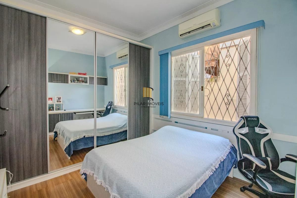 Casa à venda com 173m², 2 quartos e 3 vagas no bairro Vila Ipiranga- Porto Alegre/RS