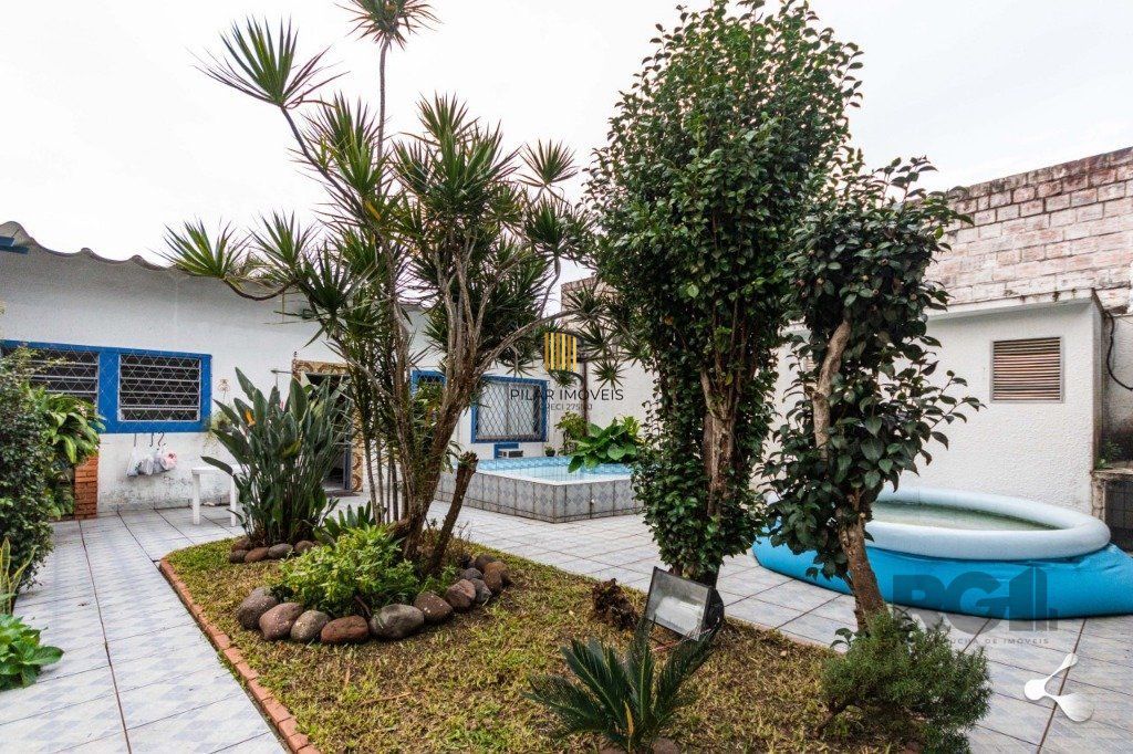 Casa para Venda - 240m², 3 dormitórios, sendo 1 suites, 3 vagas - Cristal