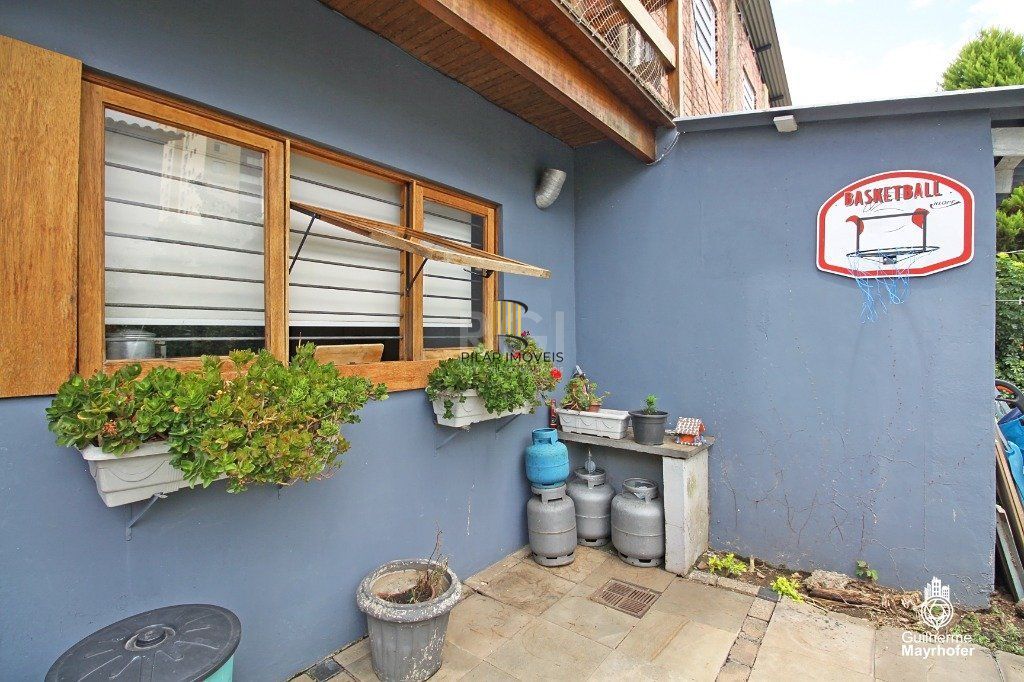 Casa para Venda - 151.36m², 3 dormitórios, sendo 1 suites, 2 vagas - Partenon
