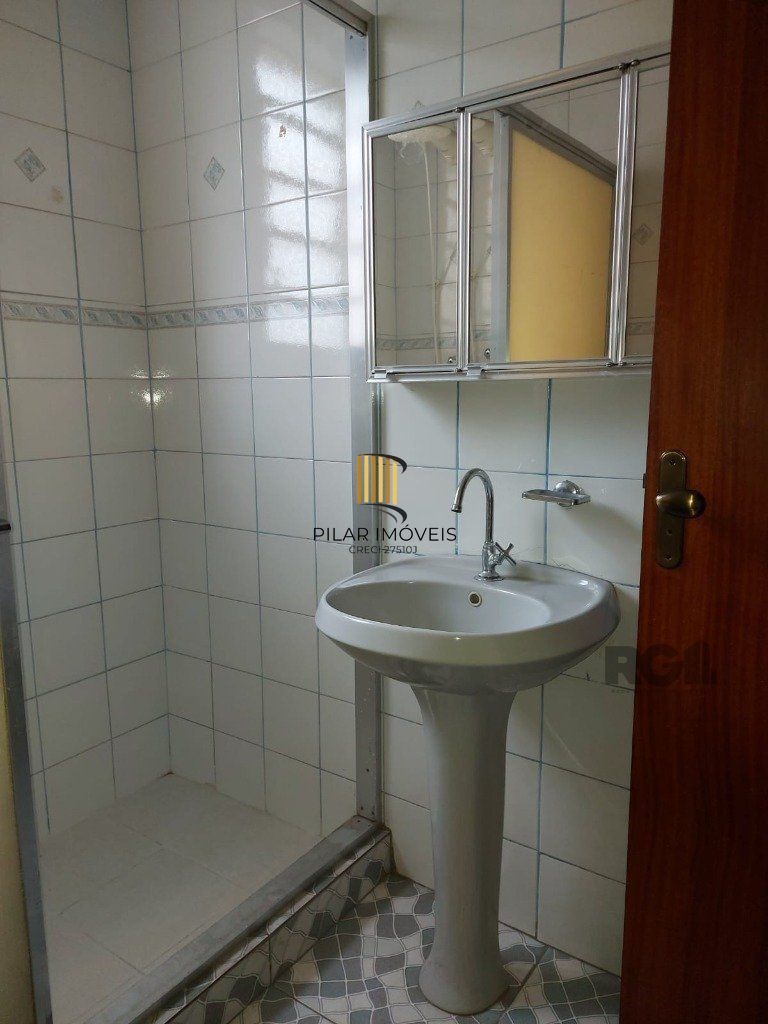 Apartamento 2 dormitórios, próximo da UFRGS, PUC, Ernesto Dorneles e trasporte público.