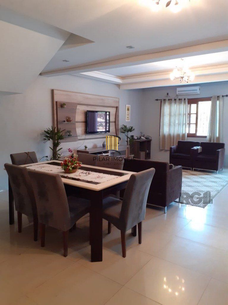 Casa com 4 dormitórios no bairro Vila Nova