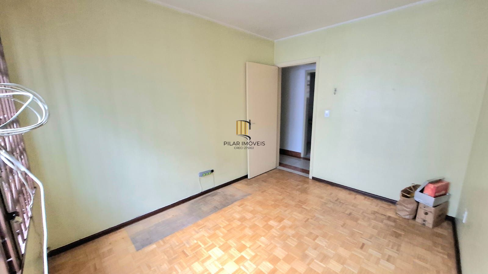 APTO 3 DORM COM DEPENDENCIA EMPREGADA