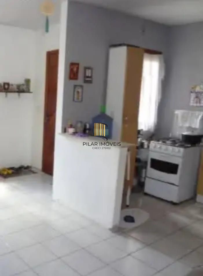 Casa 2 dormitórios no bairro Hípica
