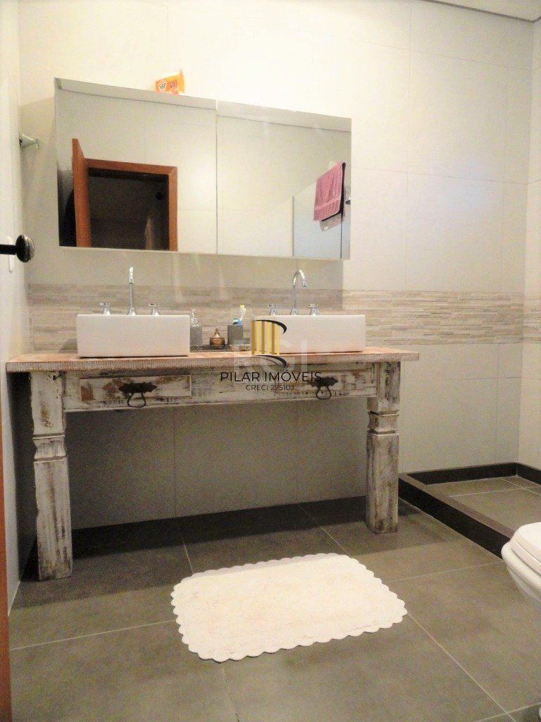 Casa para Venda - 165m², 3 dormitórios, sendo 3 suites, 1 vaga - Hípica