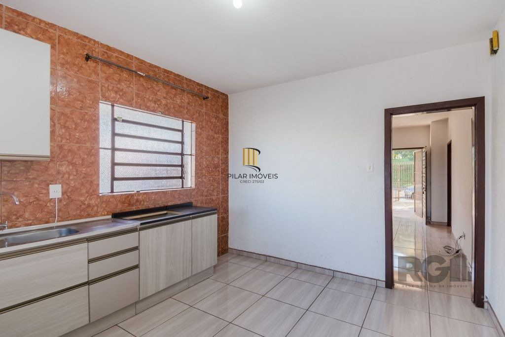 Casa de 159m² - 2 dormitórios, 3 vagas no bairro Rubem Berta