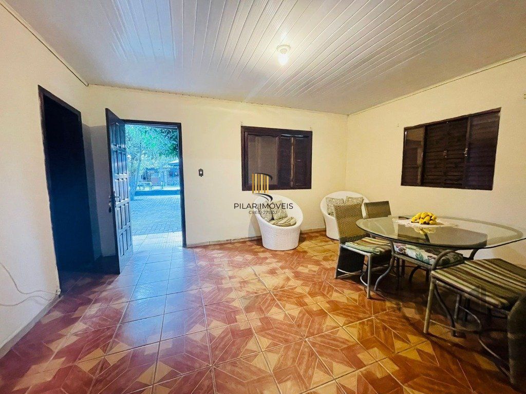 Excelente casa de 130m² com 2 dormitórios e piscina.