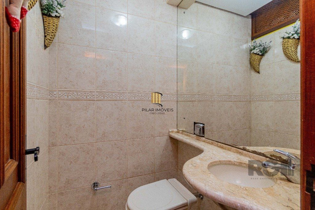 Casa de 4 dormitórios 304m² no bairro Jardim Lindóia