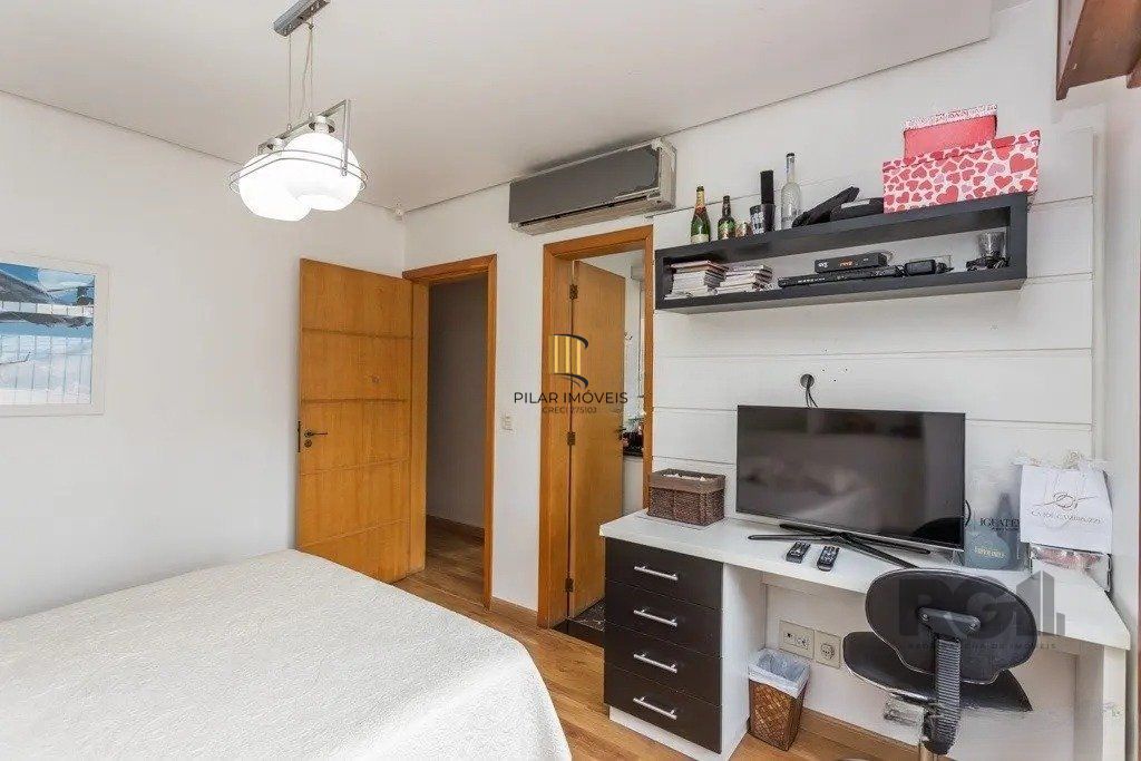 Casa com 3 dormitórios no bairro Jardim Lindóia