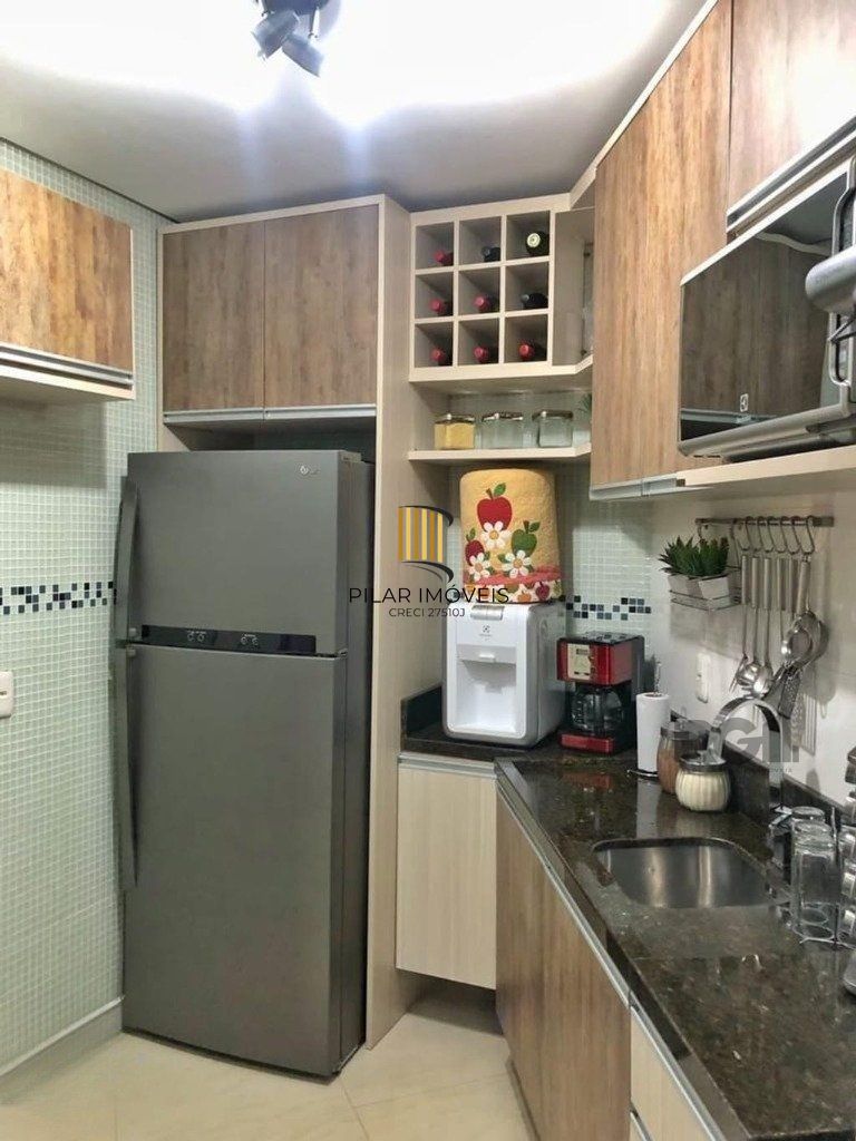 Casa em condomínio 114m² - 3 dormitórios, 1 suíte e 2 vagas no bairro Sarandi