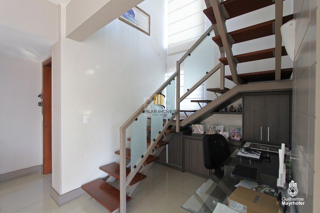 Cobertura para Venda - 350m², 3 dormitórios, sendo 1 suites, 2 vagas - Teresópolis