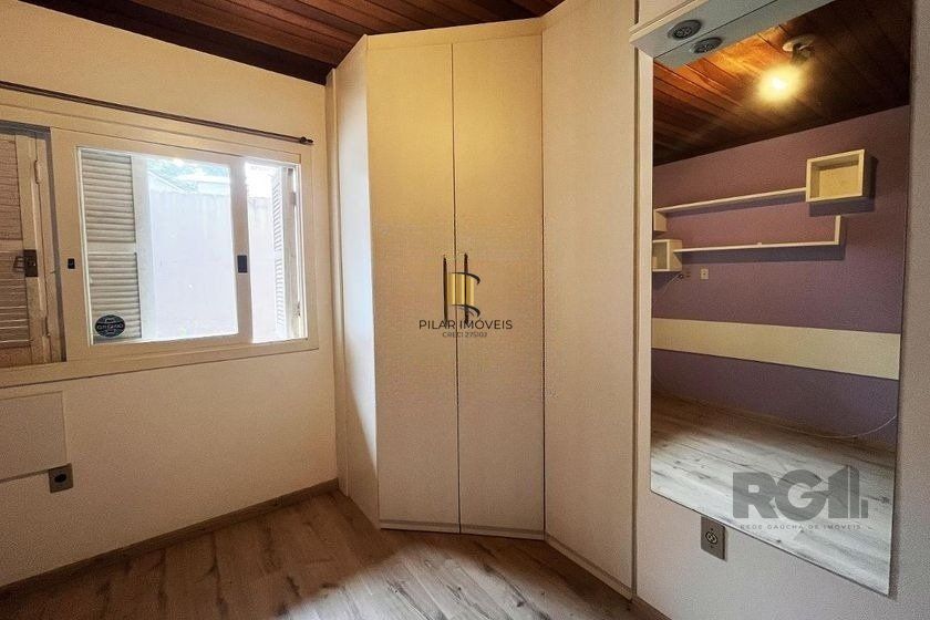 Casa de 200m² - 4 dormitórios, 4 vagas no bairro Espírito Santo