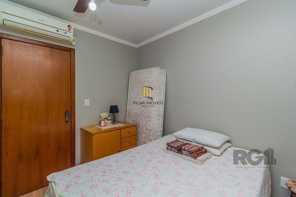 Casa de 4 dormitórios no bairro Sarandi