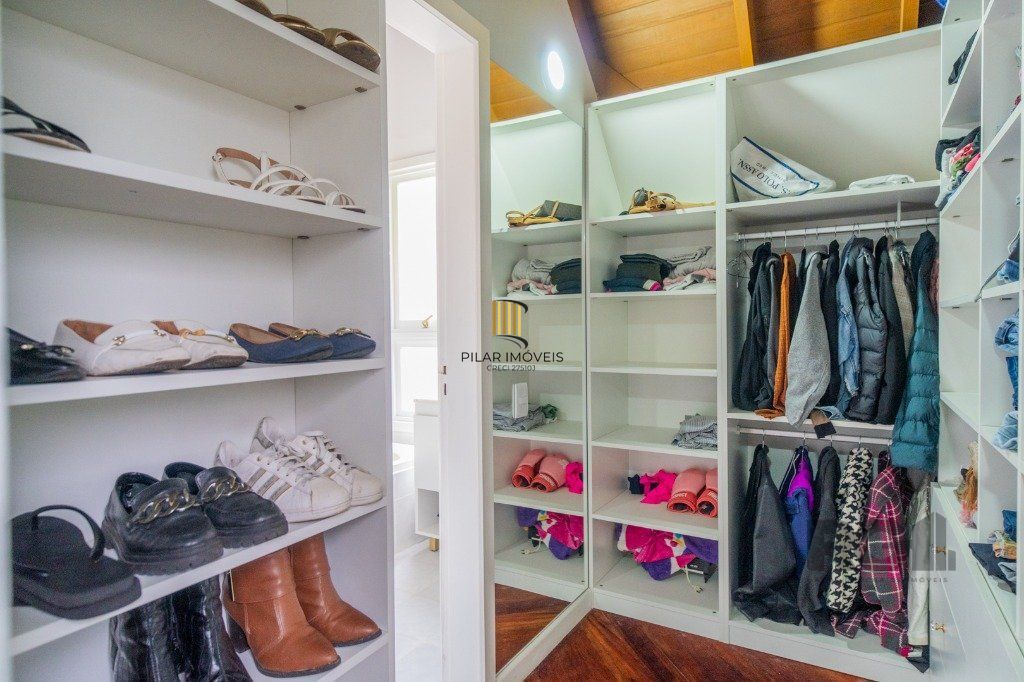 Casa em condomínio de 127m² no bairro Teresópolis