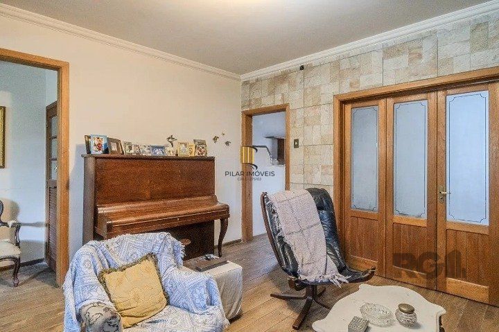 Casa 3 dormitórios no bairro Menino Deus