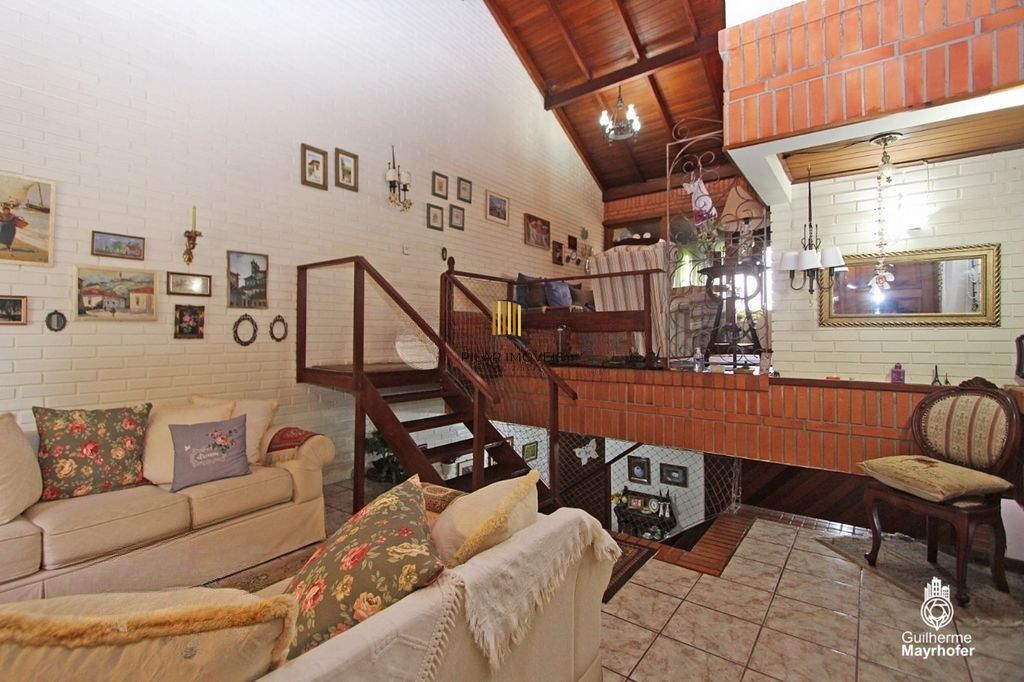 Casa para Venda -  3 dormitórios, sendo 1 suites, 2 vagas - São Caetano