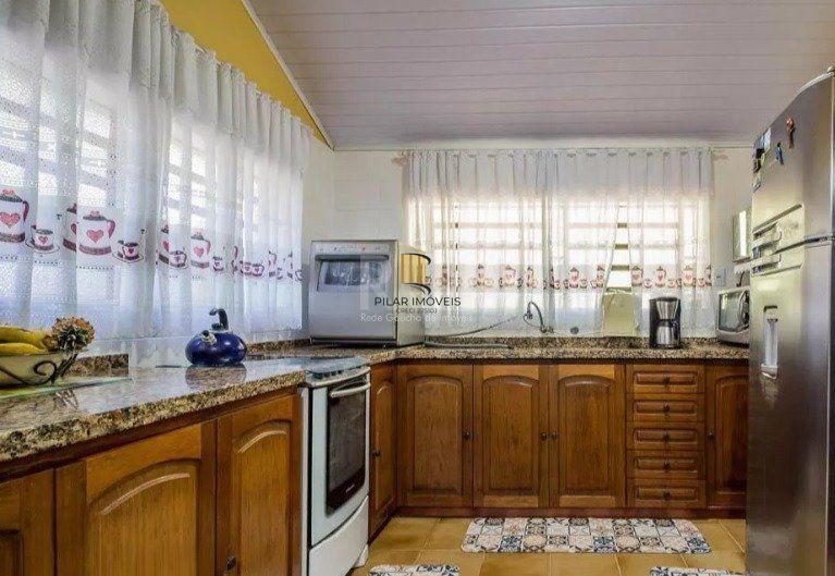 Casa para Venda - 294.4m², 4 dormitórios, sendo 2 suites, 2 vagas - Nonoai