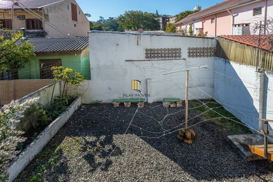 Casa 4 Dormitório(s) Bairro Medianeira