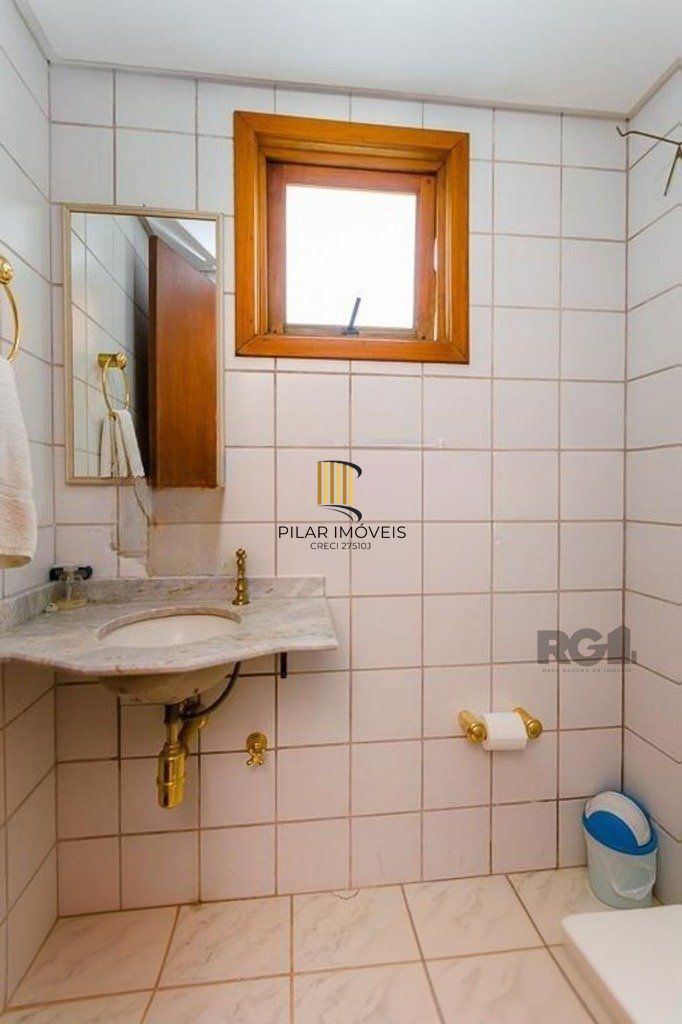 Casa de 3 dormitórios no bairro Vila Jardim