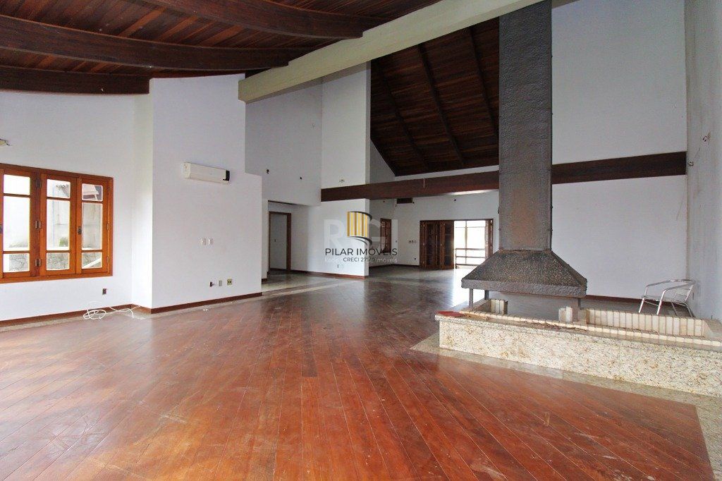 Casa para Venda - 840m², 7 dormitórios, sendo 3 suites, 8 vagas - Medianeira