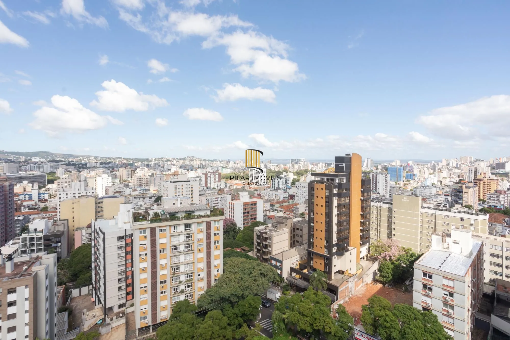 Cobertura com 05 dormitorios no Rio Branco - Porto Alegre/RS