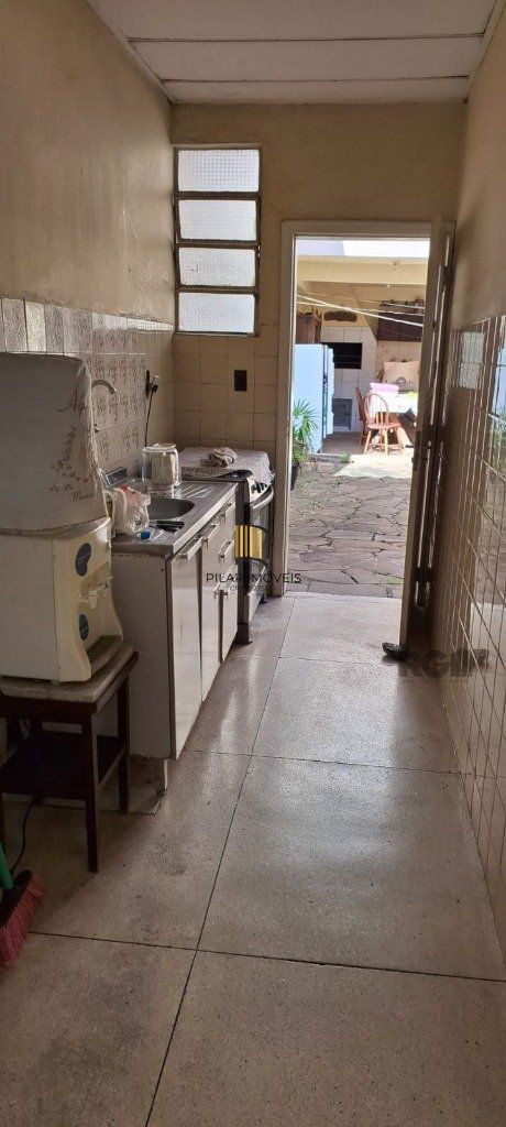 Casa 4 dormitórios no bairro Rubem Berta