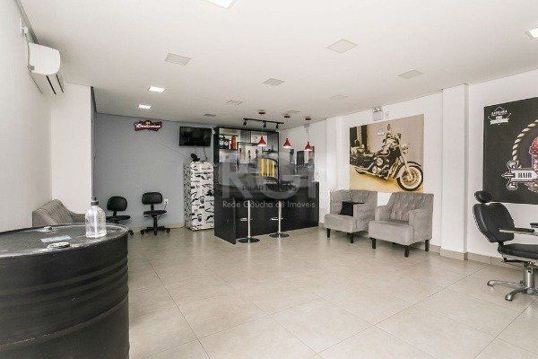 Prédio comercia próximo a Av. Bento Gonçalves.