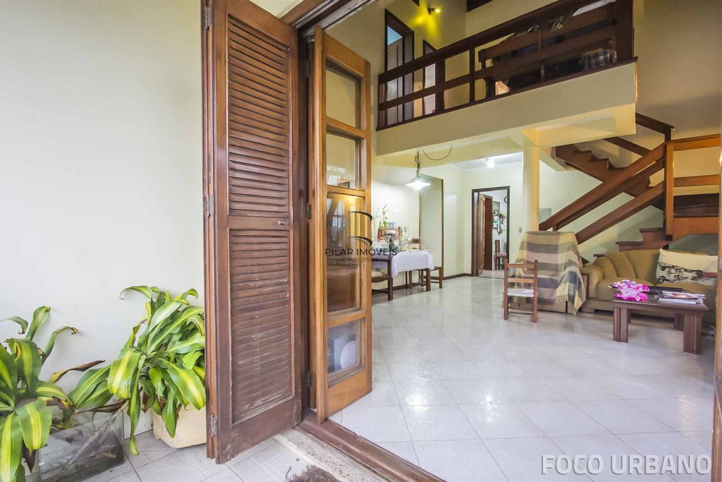 Casa 3 dormitórios à venda no Bairro Parque Santa Fé - Porto Alegre