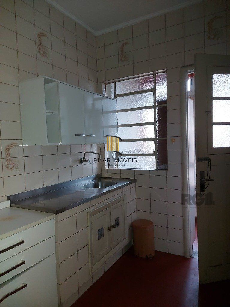 Apartamento 2 dormitórios, próximo da UFRGS, PUC, Ernesto Dorneles e trasporte público.
