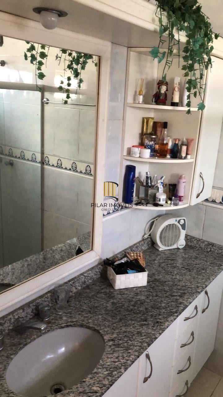 Casa com 4 Quartos e 3 banheiros de 223 m², perto da PUC à venda por R$ 697.000