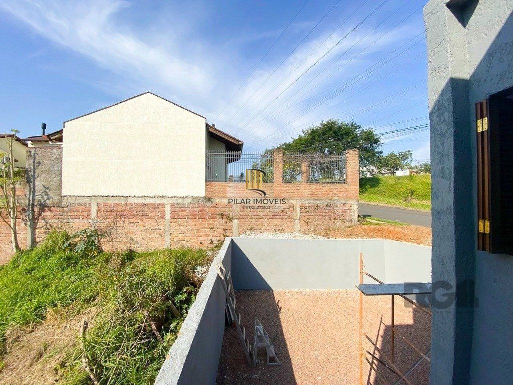 Casa de 3 dormitórios no bairro Mário Quintana
