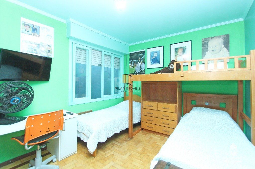 Casa para Venda - 500m², 5 dormitórios, sendo 2 suites, 5 vagas - Menino Deus